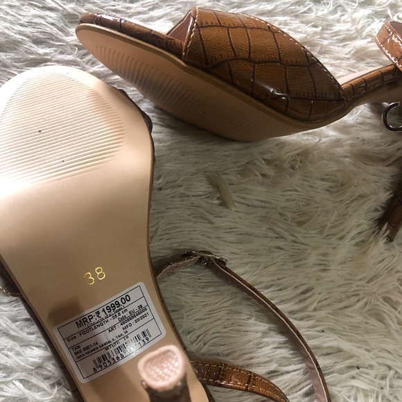 Ankle strap stilletos - Picture 7 of 7